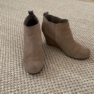 DOLCE VITA ANKLE BOOTIES